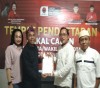 LO Setya Giona Nur Alam, Muh Amin saat mengambil formulir pendaftaran Calon walikota Kendari 