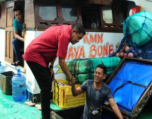 Ketgam : Hugua saat menemui nelayan 
