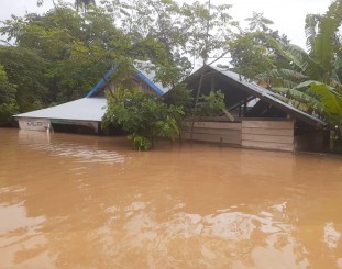 Rumah warga di kec latoma yang terendam banjir 