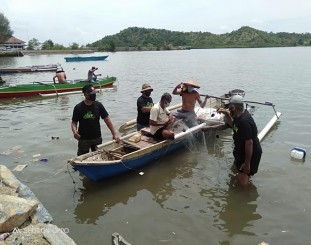Ketgam : Tim ASR yang telah ada di Kelurahan Dongkala Kecamatan Kabaena/ foto istimewa 