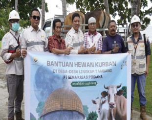 Bambang Murtiyoso GM Eksternal PT GKP Usai membagikan hewan kurban 